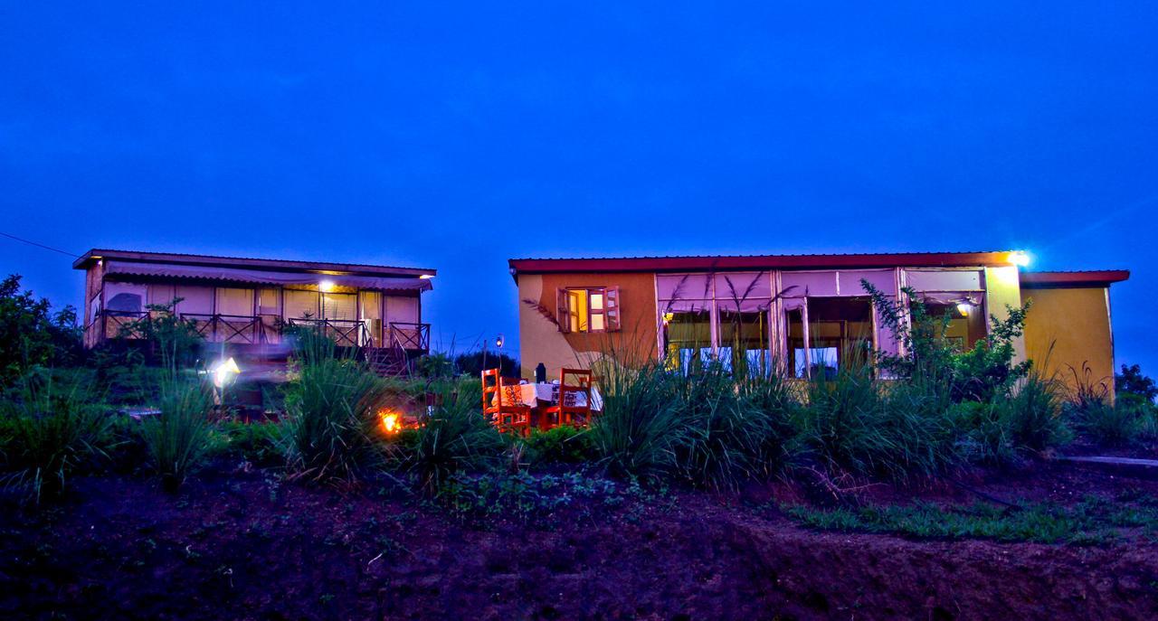 Wild Tracks Overland Camp Kasese Oda fotoğraf